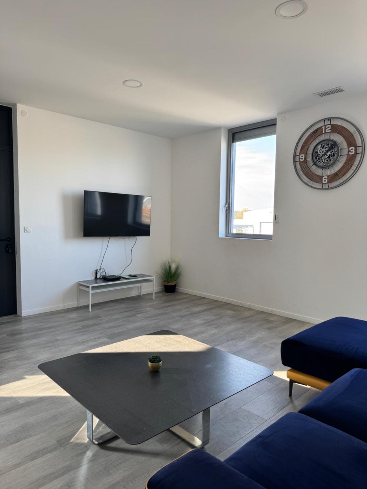 Loft Epure Avec Parking Prive. *